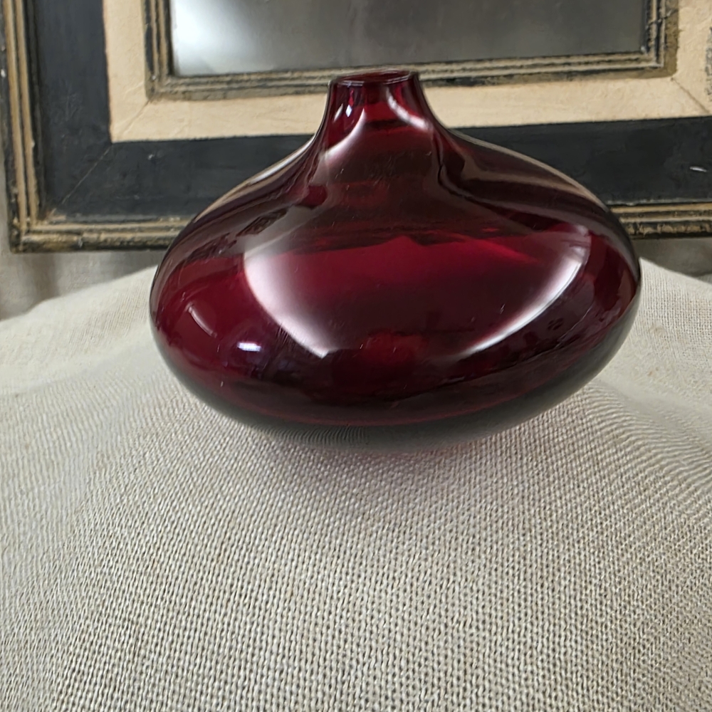 Elegant Red Glass Vase